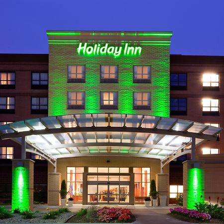 Holiday Inn Madison At The American Center By Ihg Екстериор снимка