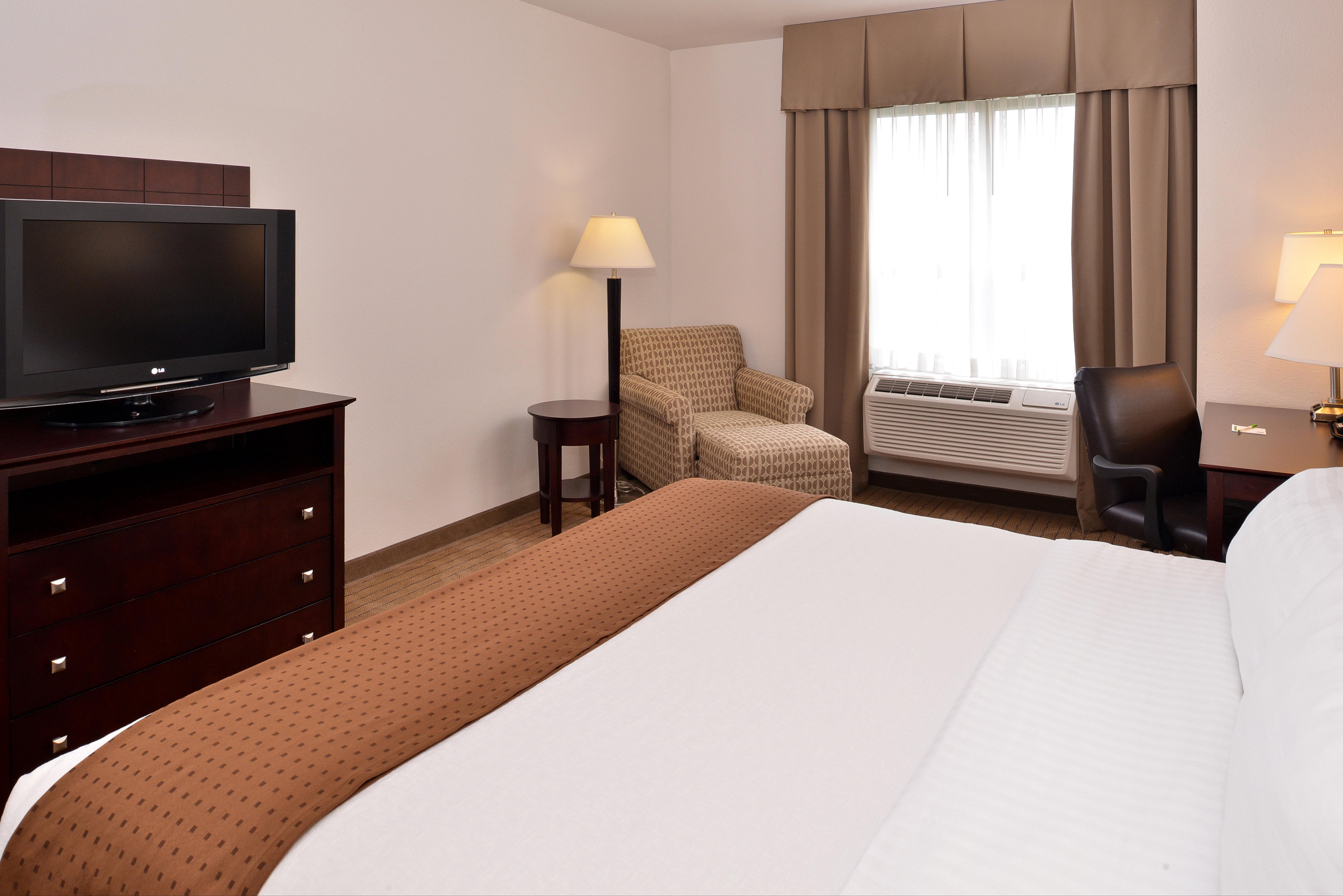 Holiday Inn Madison At The American Center By Ihg Екстериор снимка