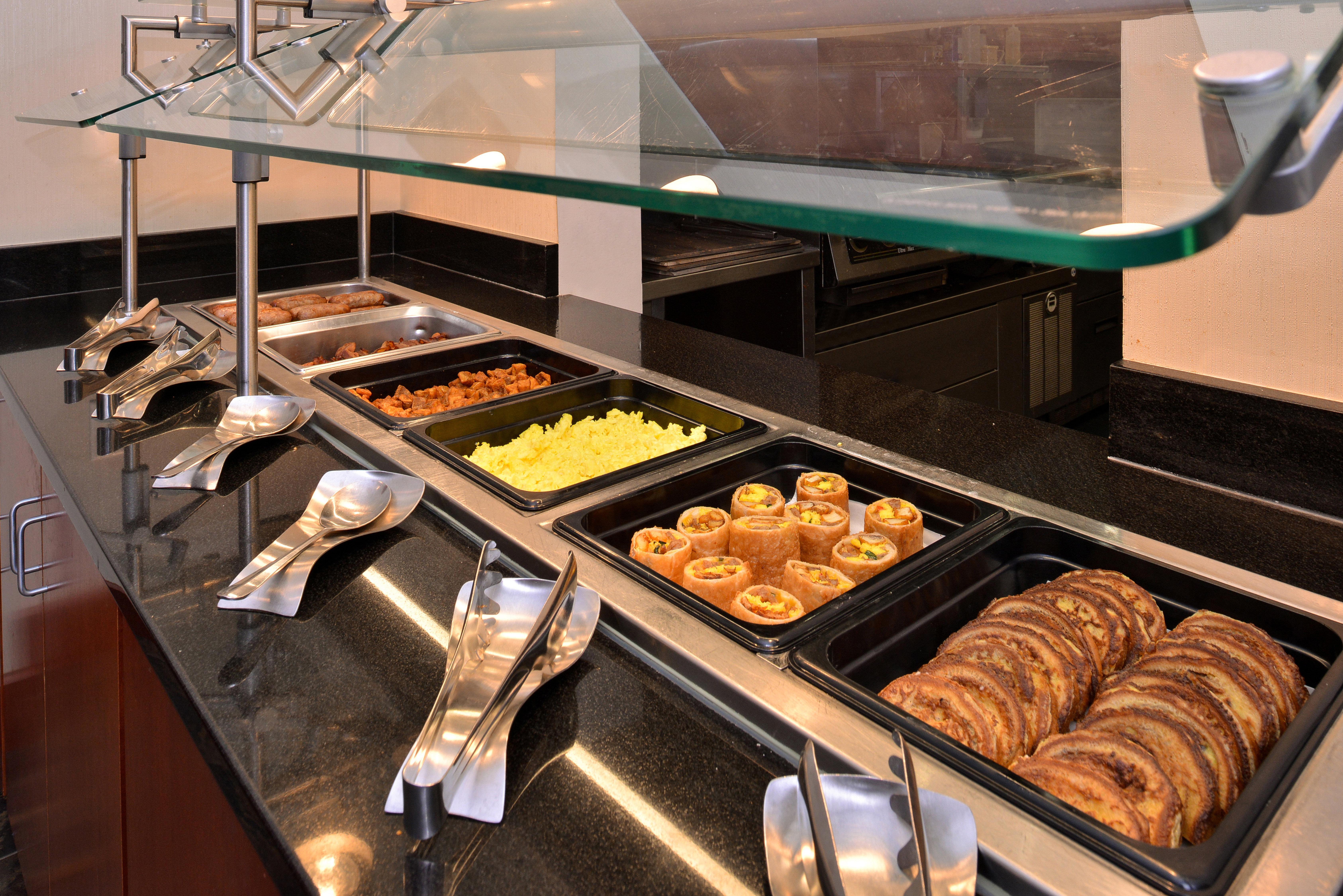 Holiday Inn Madison At The American Center By Ihg Екстериор снимка
