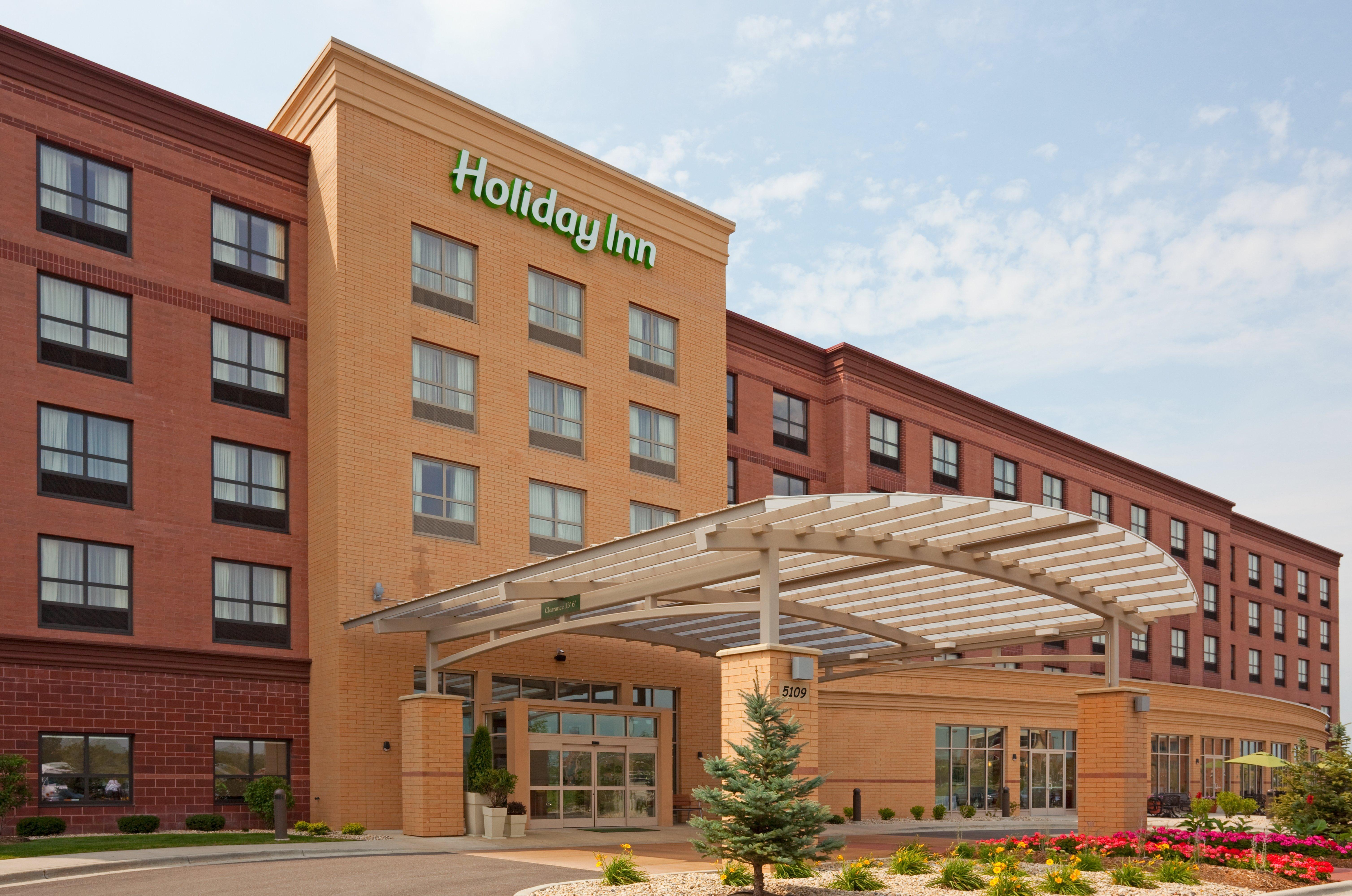 Holiday Inn Madison At The American Center By Ihg Екстериор снимка