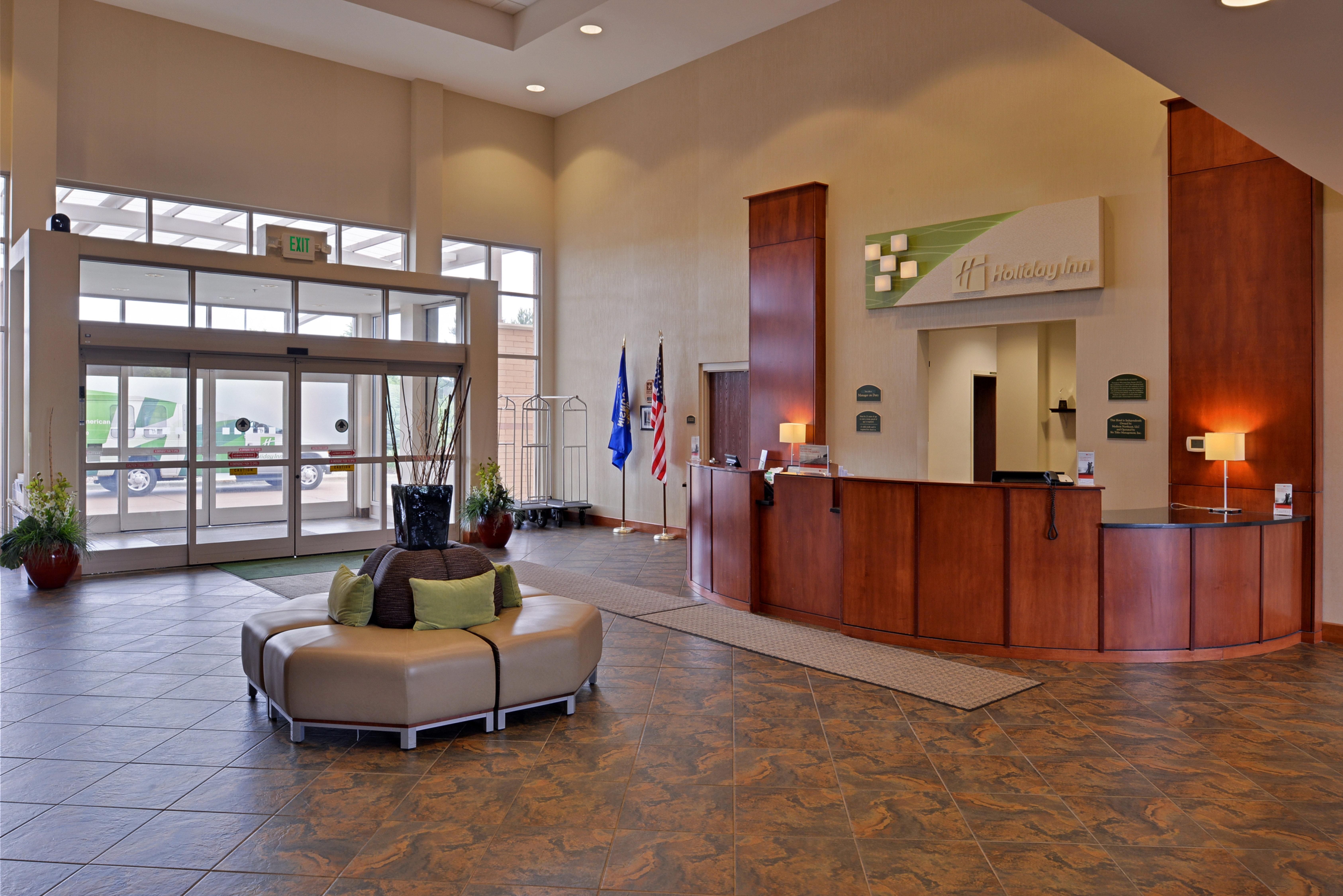 Holiday Inn Madison At The American Center By Ihg Екстериор снимка
