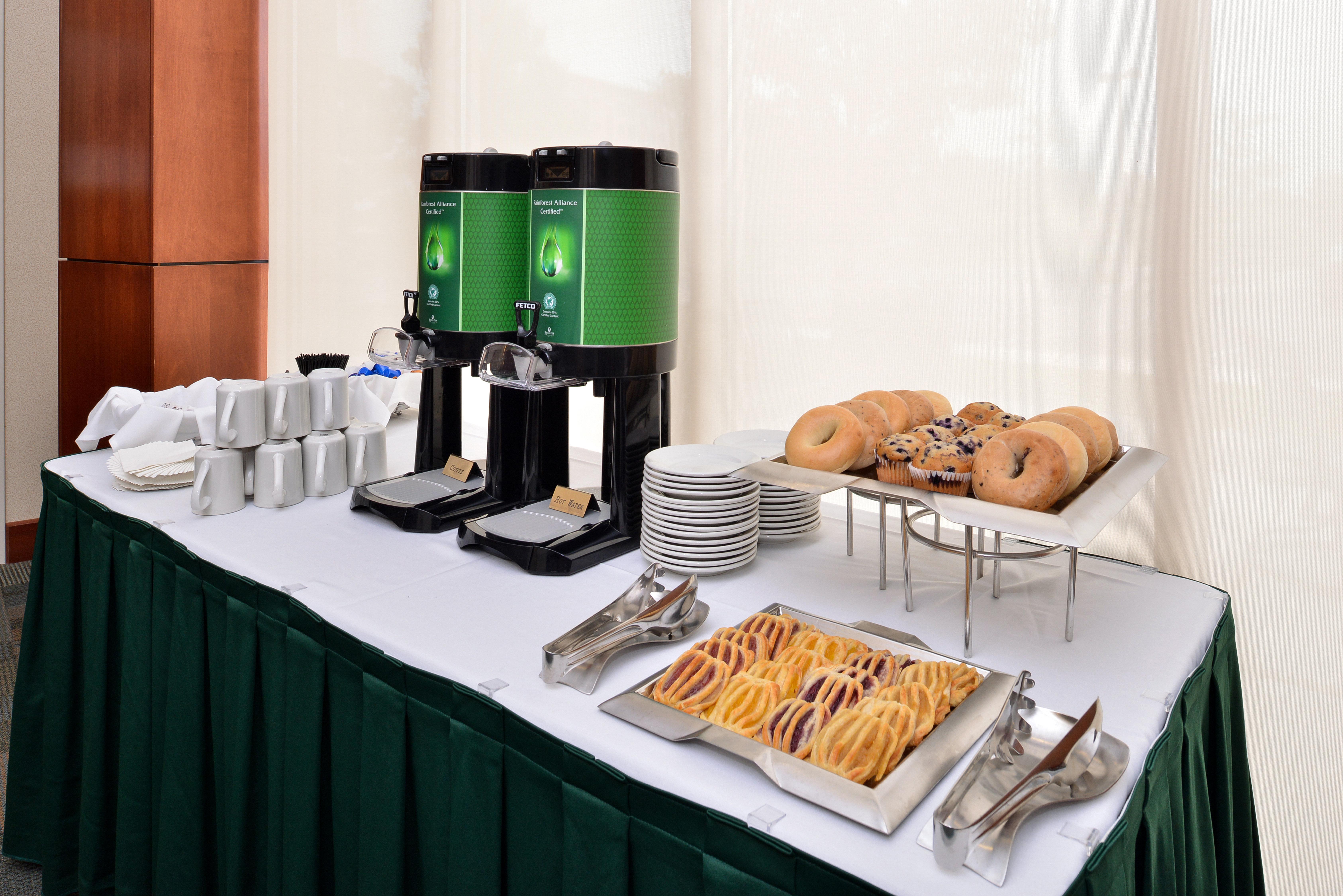 Holiday Inn Madison At The American Center By Ihg Екстериор снимка