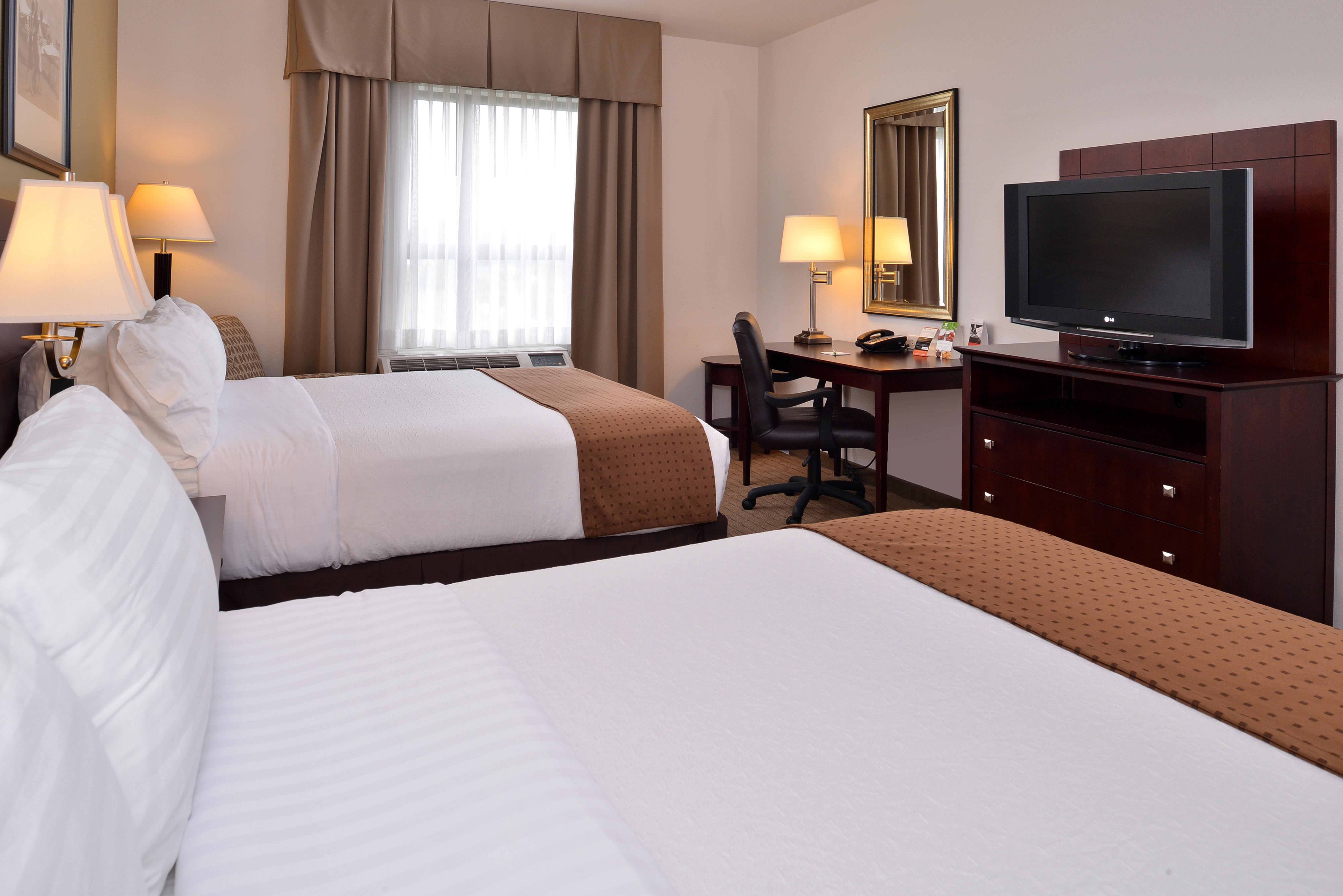 Holiday Inn Madison At The American Center By Ihg Екстериор снимка