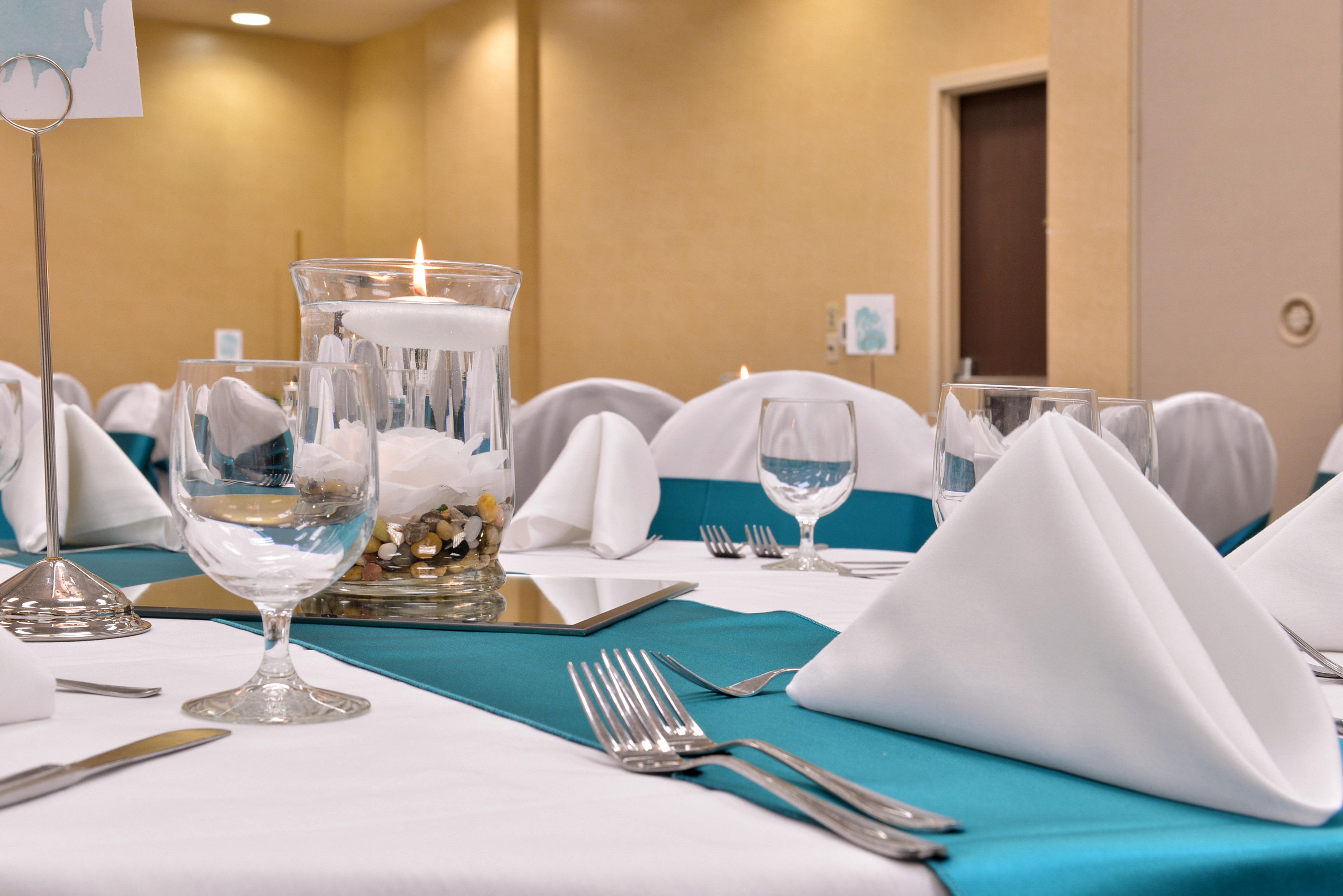 Holiday Inn Madison At The American Center By Ihg Екстериор снимка