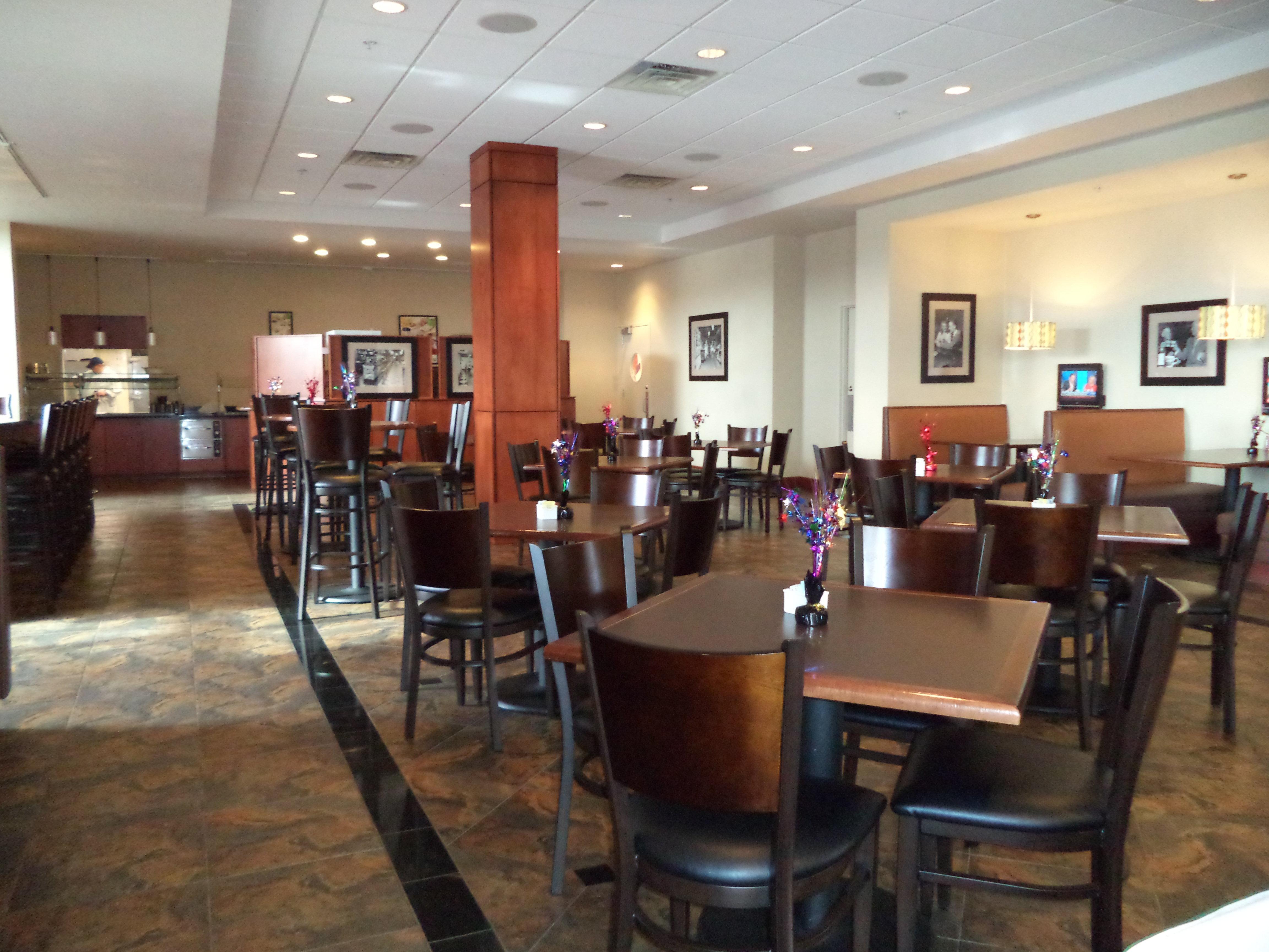 Holiday Inn Madison At The American Center By Ihg Екстериор снимка
