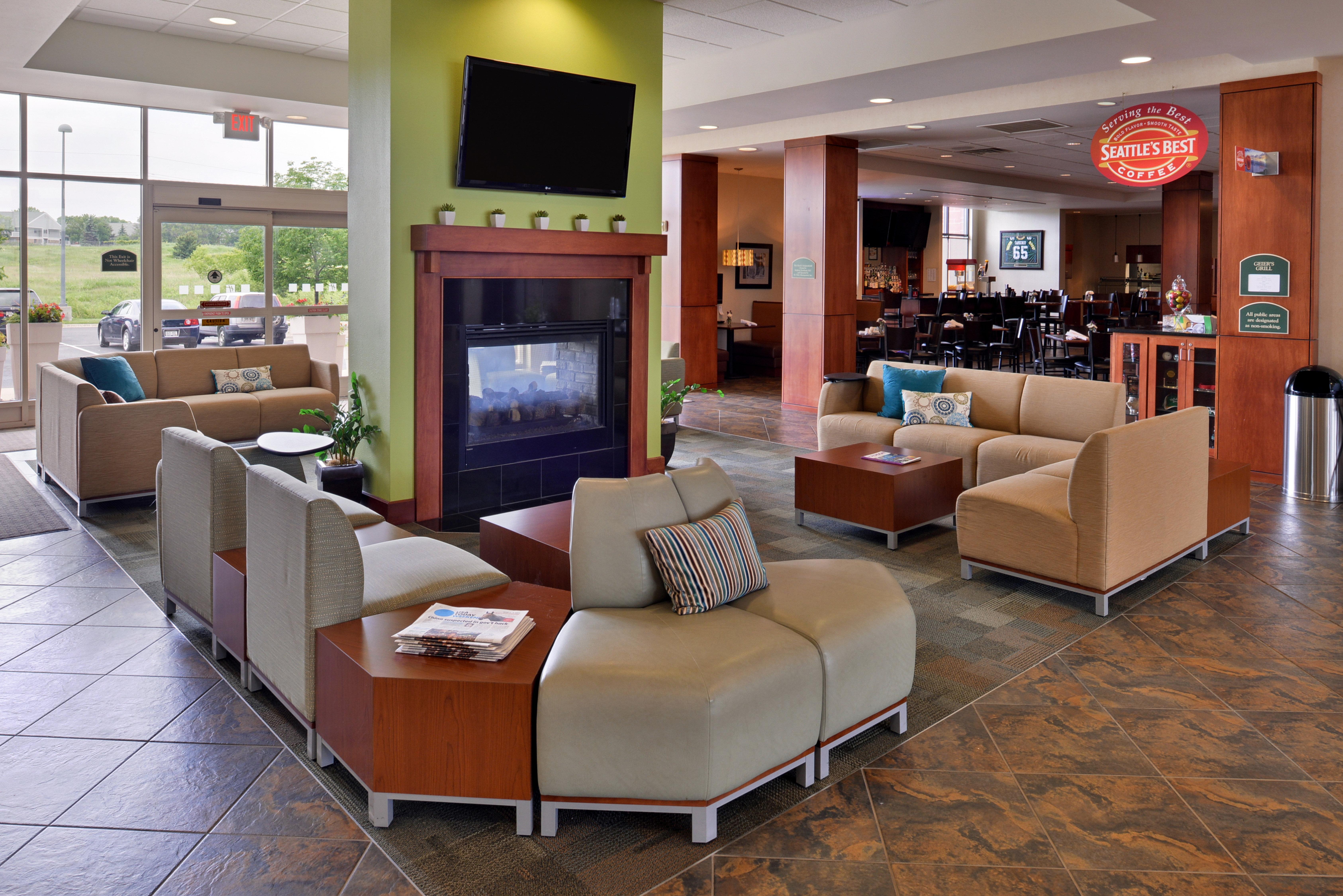 Holiday Inn Madison At The American Center By Ihg Екстериор снимка