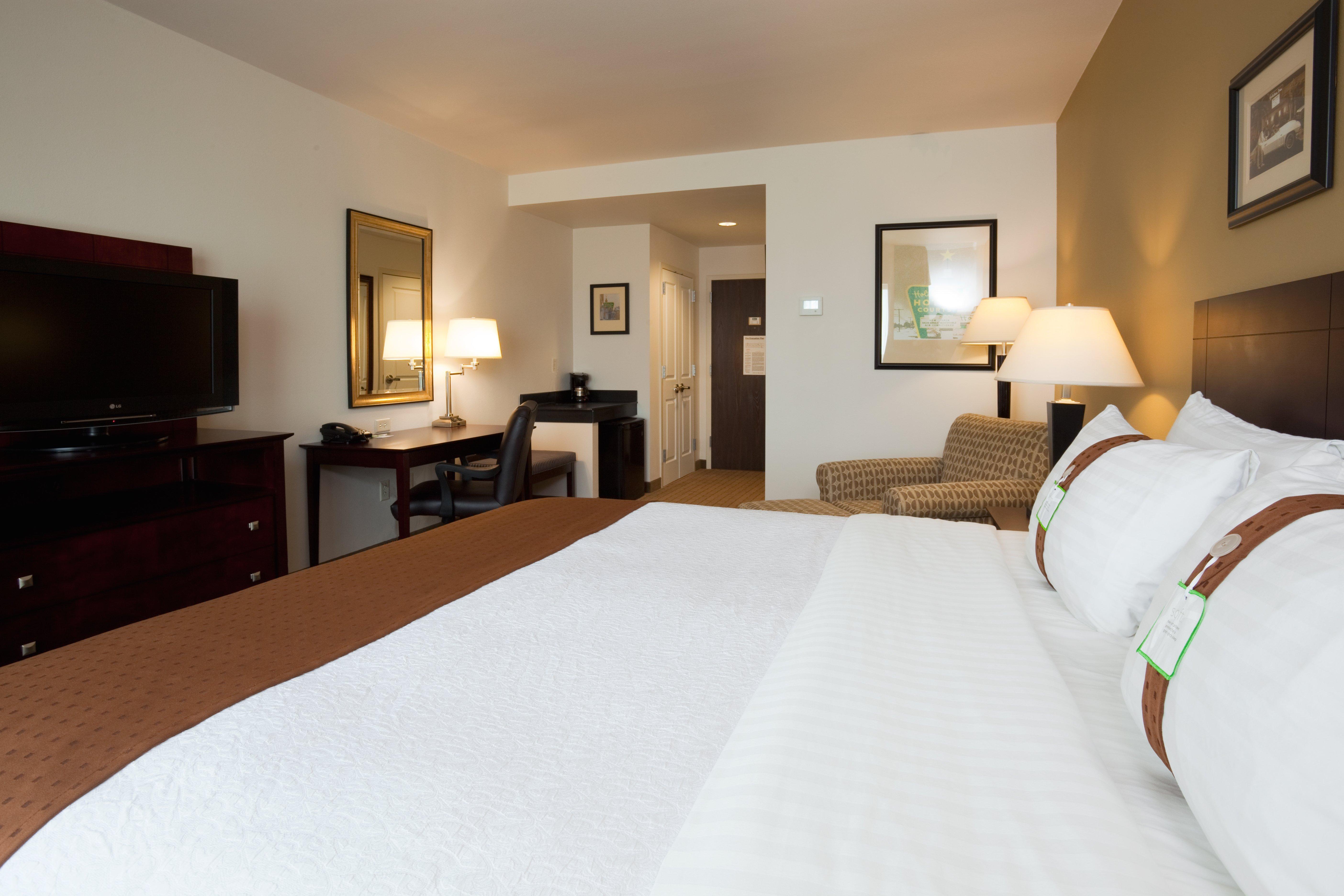 Holiday Inn Madison At The American Center By Ihg Екстериор снимка