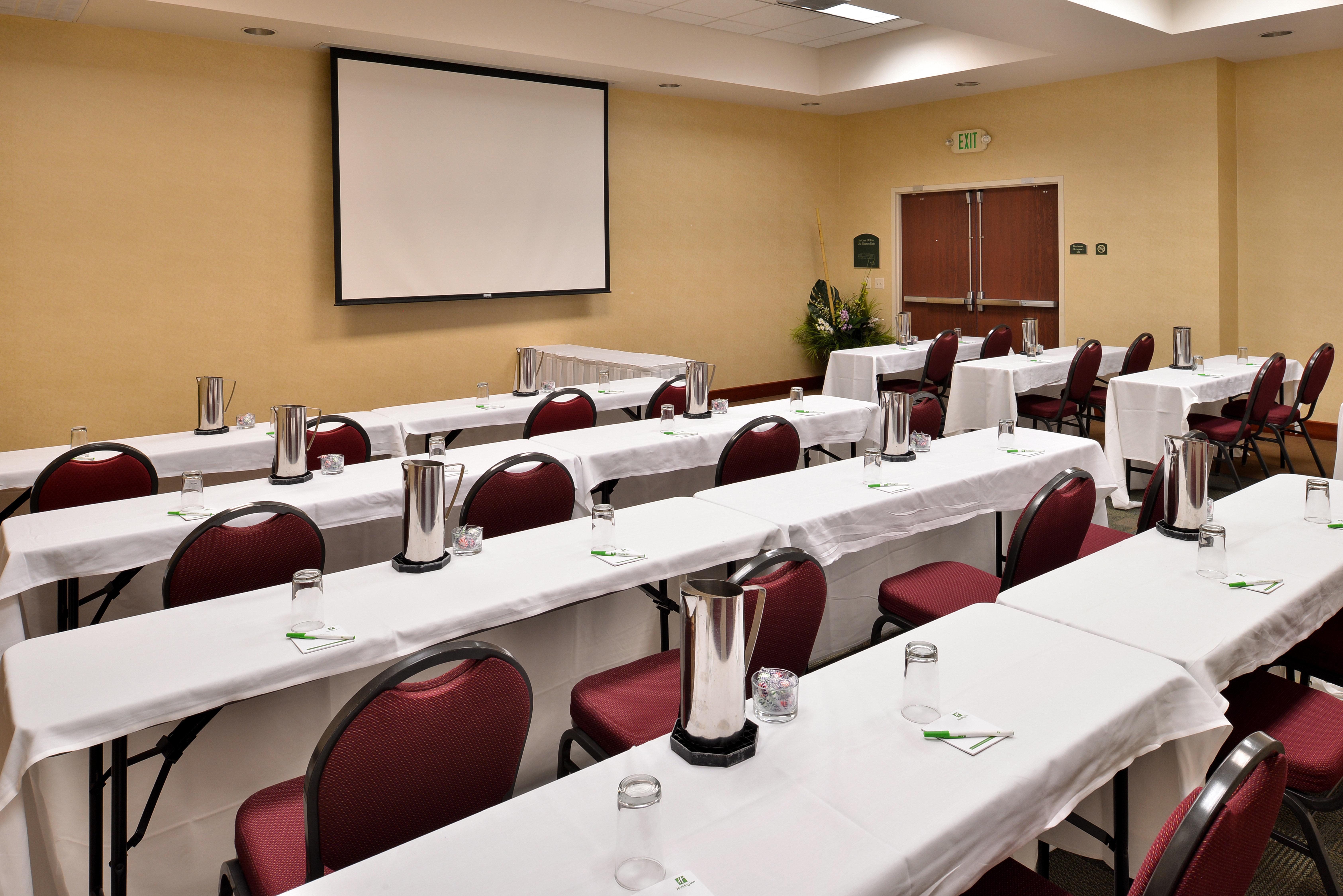 Holiday Inn Madison At The American Center By Ihg Екстериор снимка