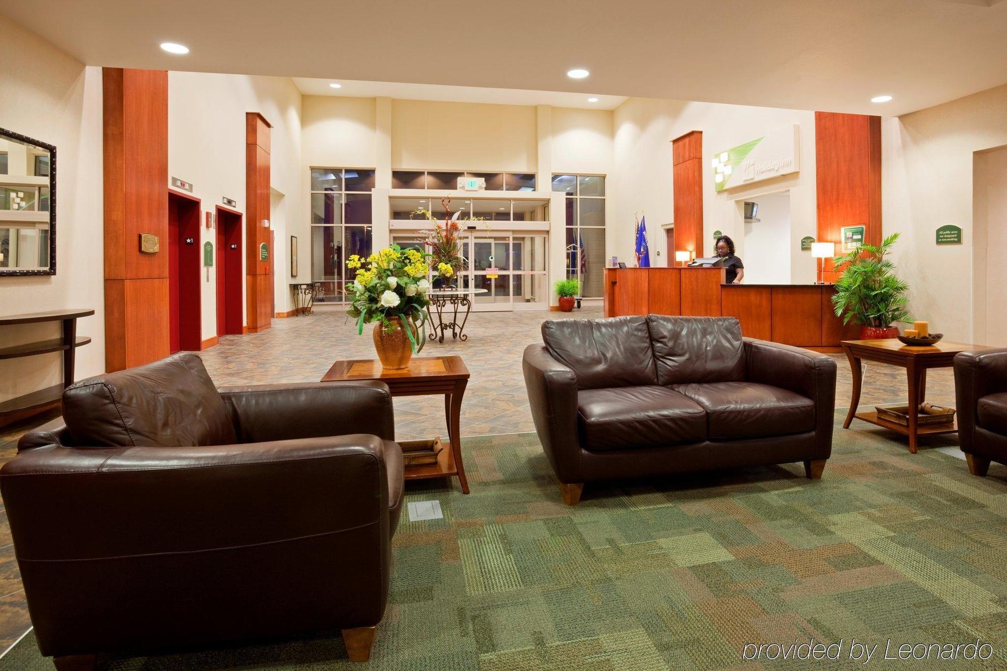 Holiday Inn Madison At The American Center By Ihg Интериор снимка